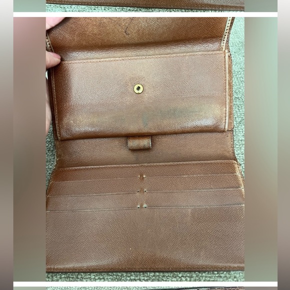 AUTHENTIC LV MONO SARAH WALLET - Picture 7 of 14